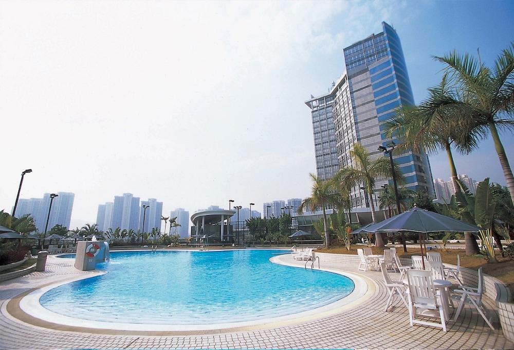 Harbour Plaza Resort City - Outdoor Pool