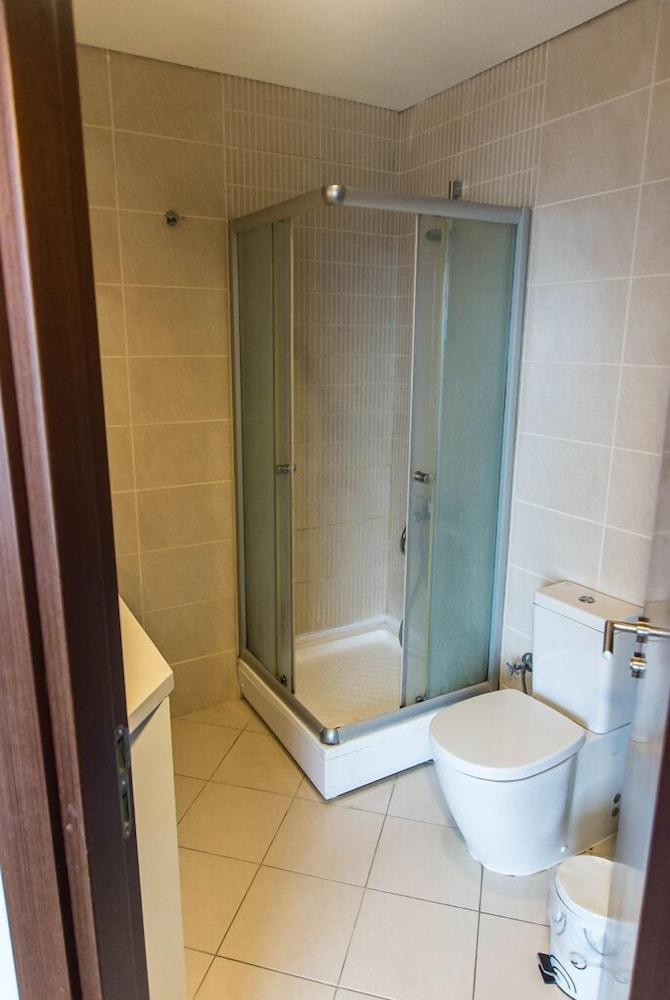 Dumankaya Ikon 40 Floor 1 Bedroom A - Bathroom Shower