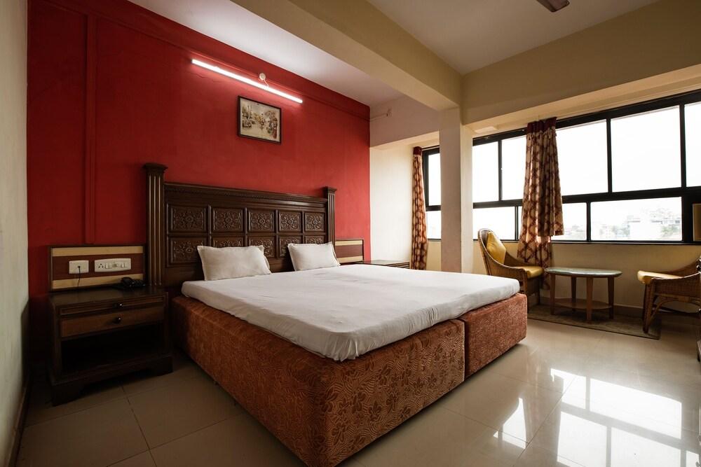 SPOT ON 6991 Hotel Poonam - Featured Image