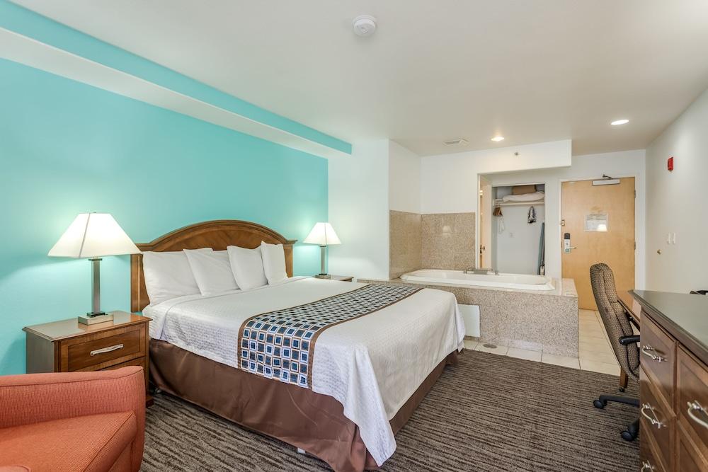 Pacifica Beach Hotel - Room