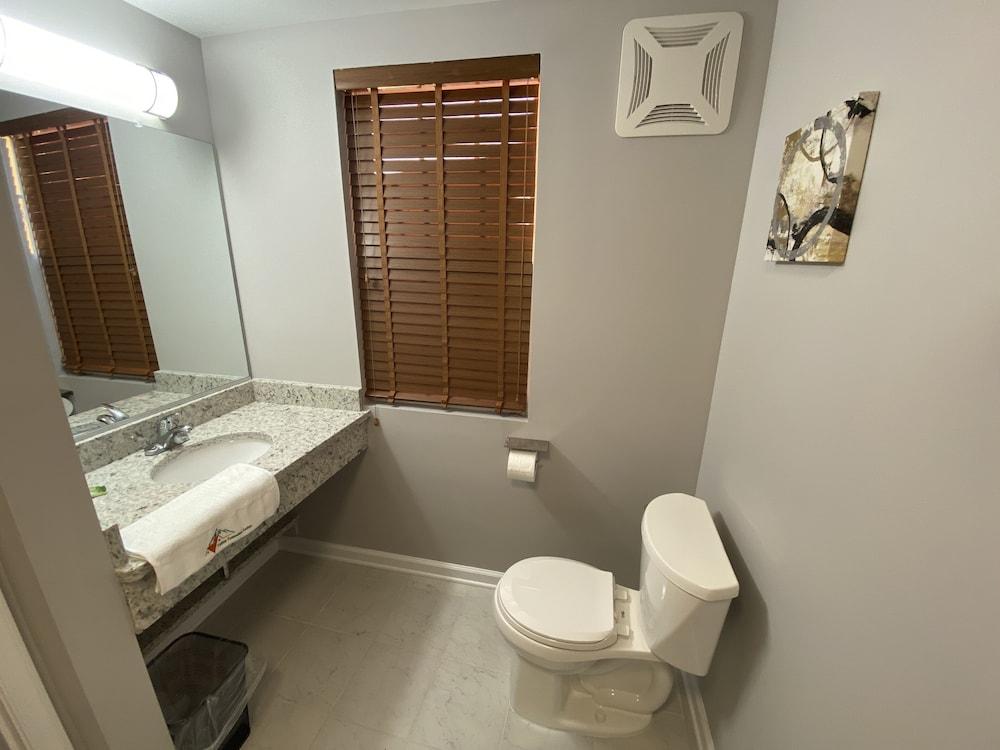 Valley Extended Suites - Bathroom