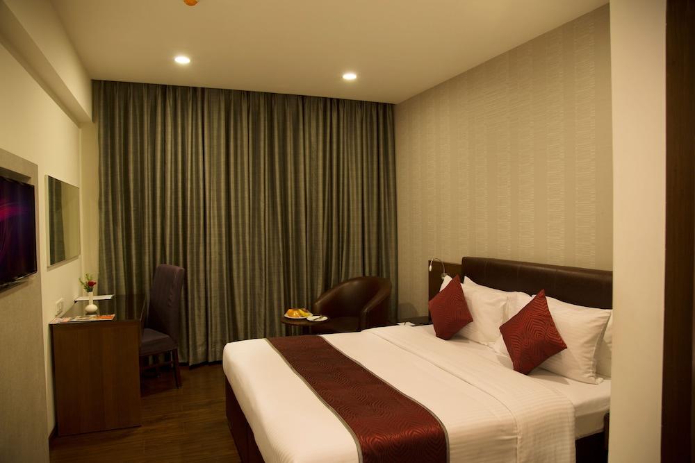 V7 Hotel - Room