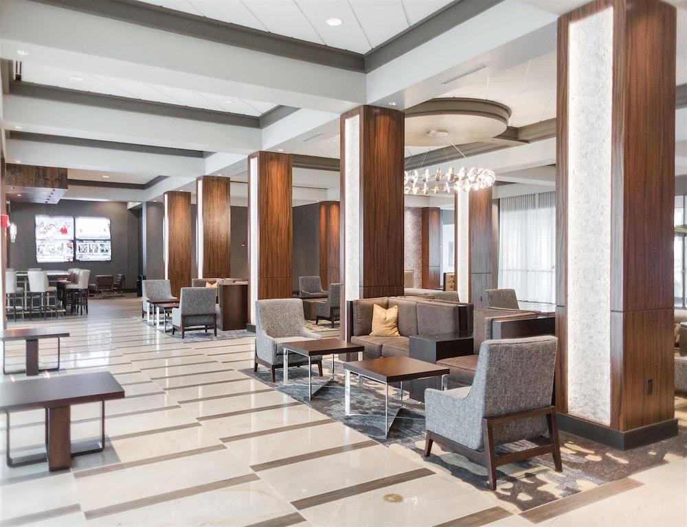 Radisson Hotel Memphis - University - Lobby Lounge