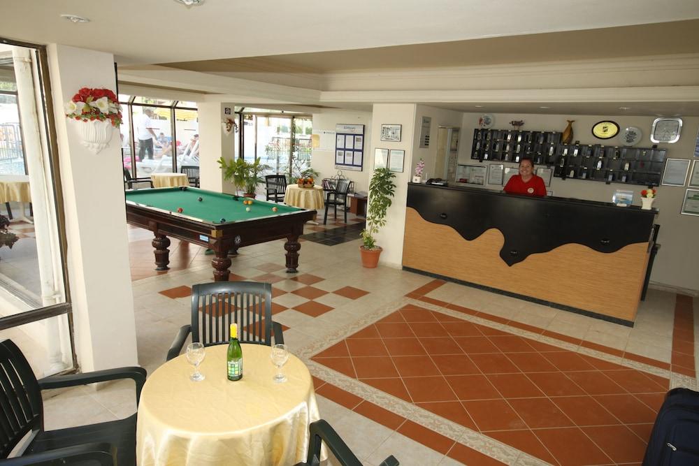 Tuntas Suites Altinkum - Lobby Lounge