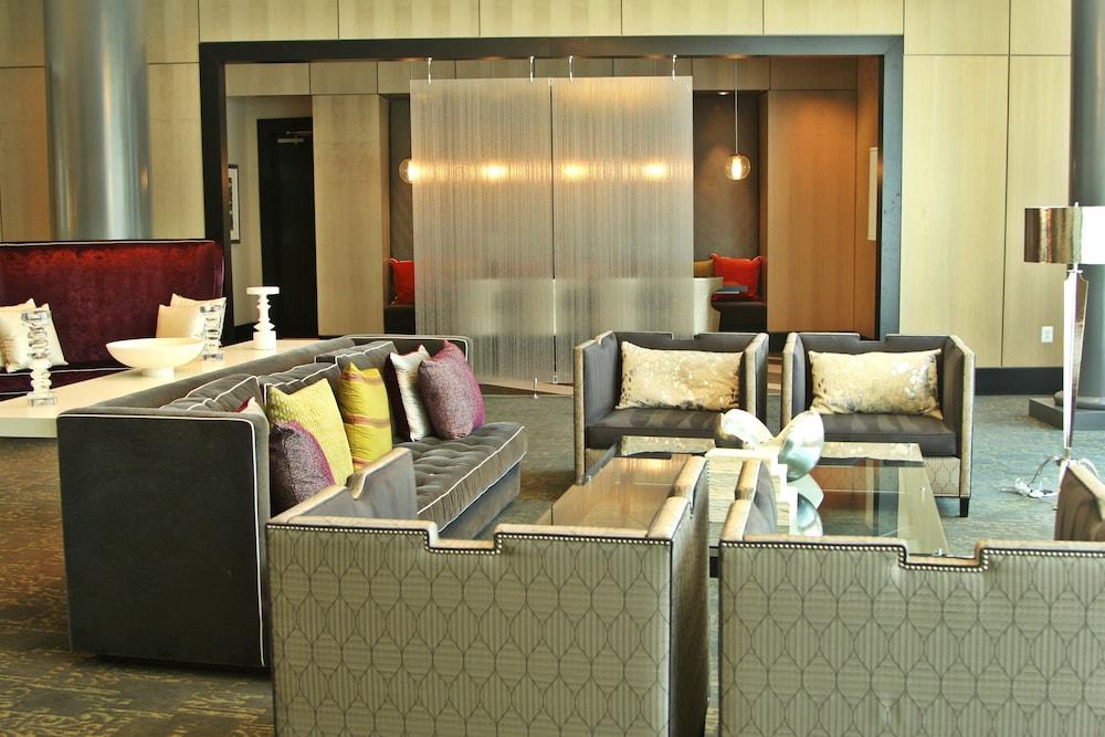 Weichert Suites at The Ovation - Lobby Sitting Area