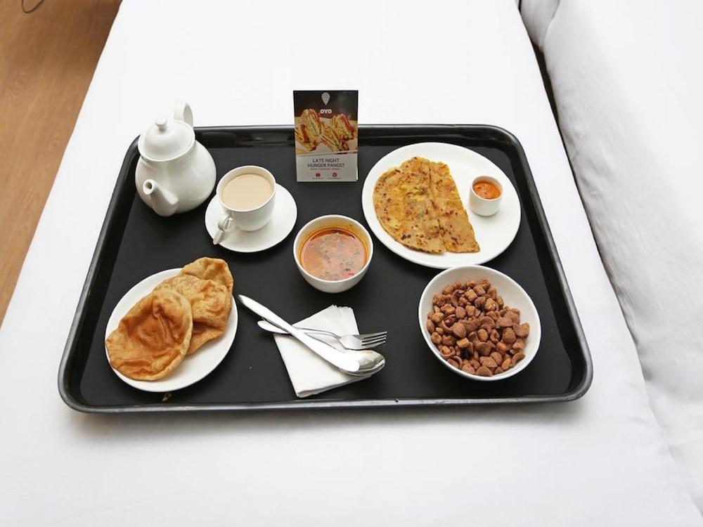 Capital O 41581 Hiriz Hotel - Breakfast Meal