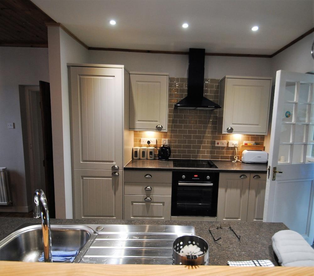 Mauldslie Hill Cottage - Private kitchen