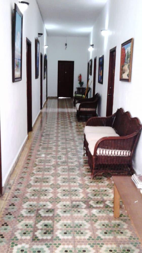 Class Colonial Aparta Hotel - Featured Image
