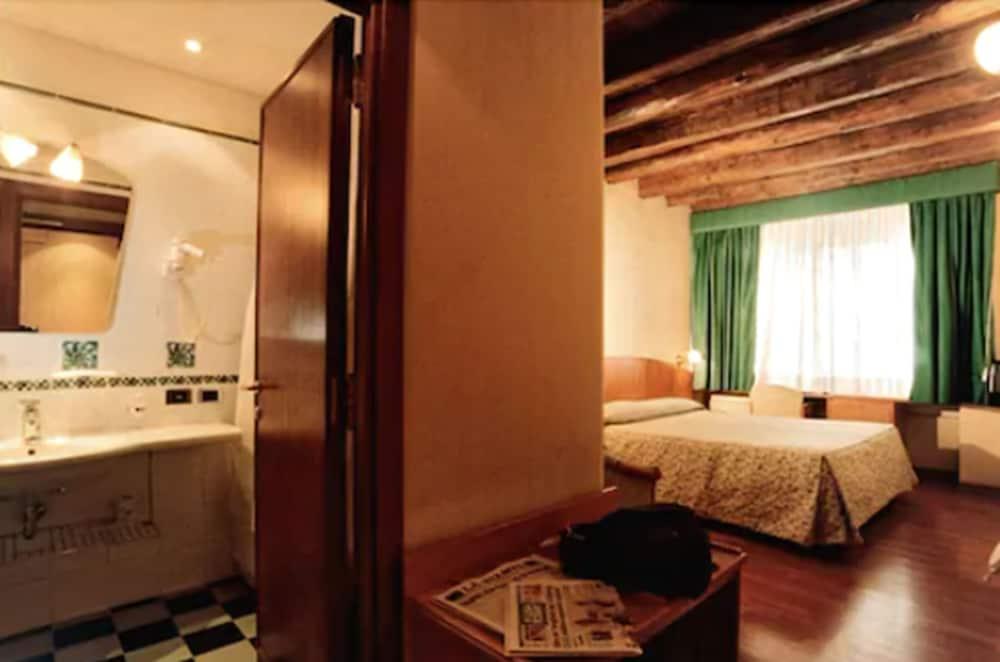 Hotel Corot - Room