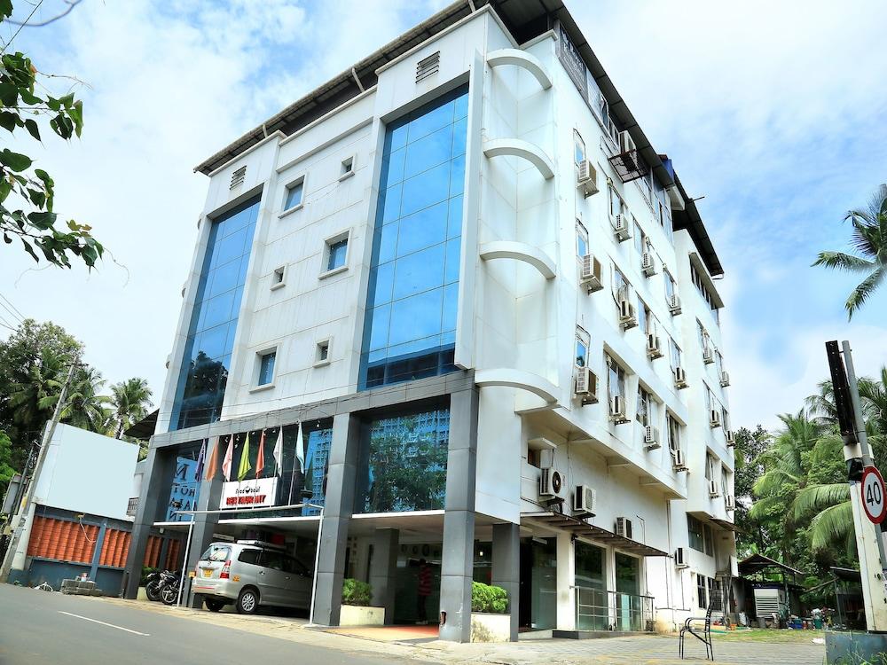 OYO 1684 Hotel Malabar inn - Featured Image