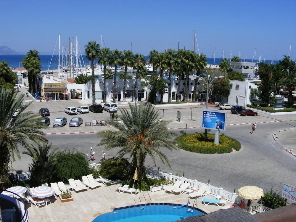 Kemer Hotel - Featured Image