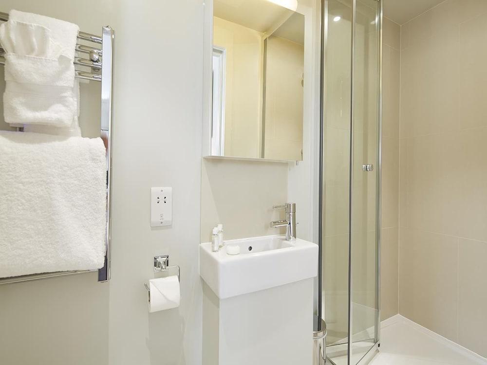 Stay Inn Apartments Bloomsbury - Bathroom