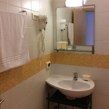 Ale&Andrea Apartments - Bathroom Sink
