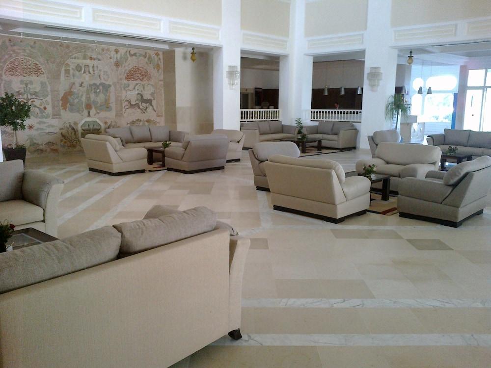 Yadis Hammamet Club - Lobby Sitting Area