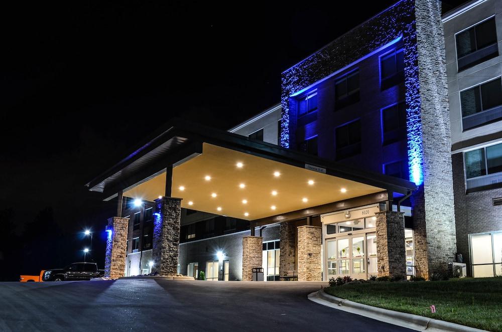 Holiday Inn Express & Suites Charlotte NE - University Area, an IHG Hotel - Exterior