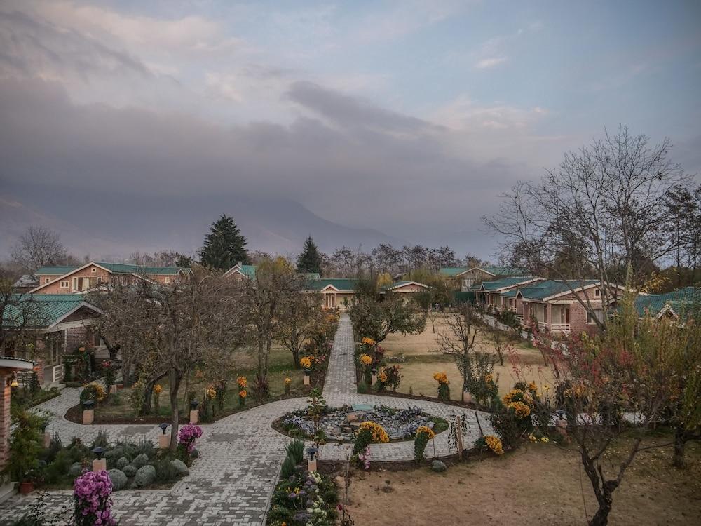 The Orchard Retreat & Spa, Srinagar - Property Grounds