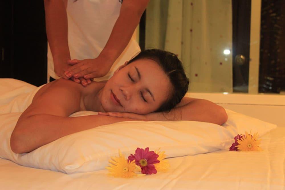 Azure Bangla Phuket - Massage