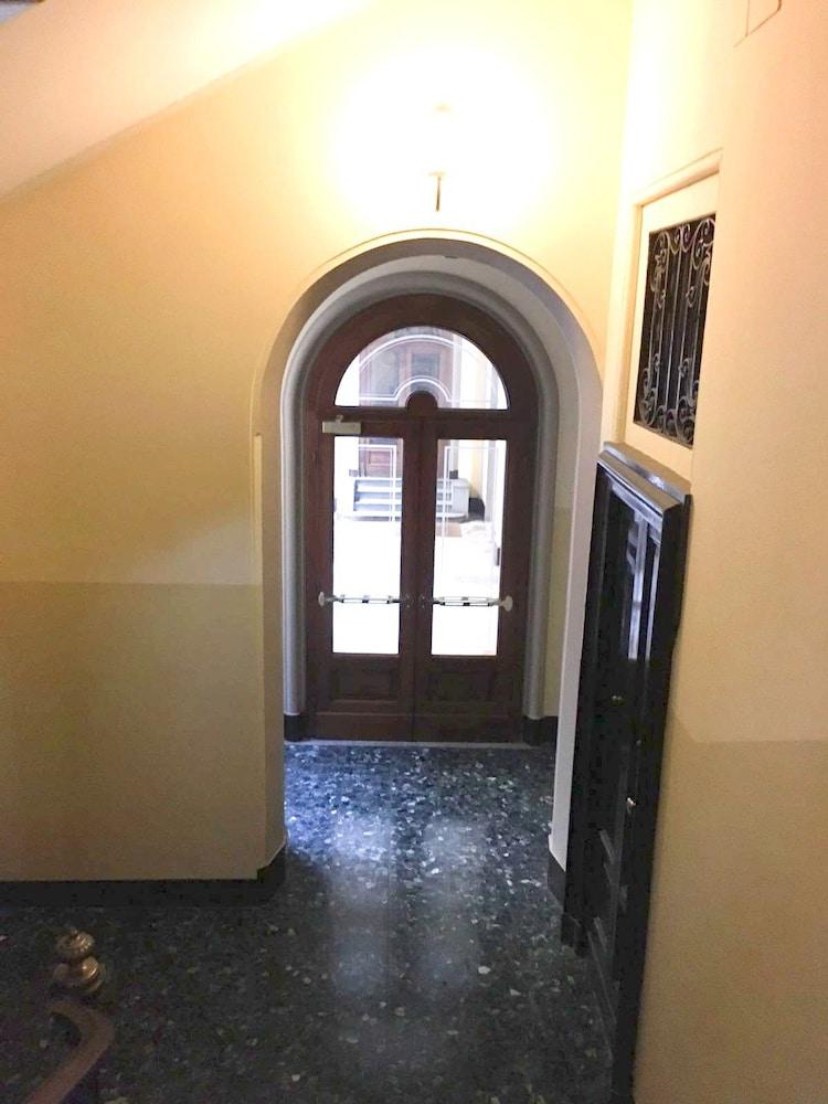 Mansarda Porta Venezia - Interior Entrance