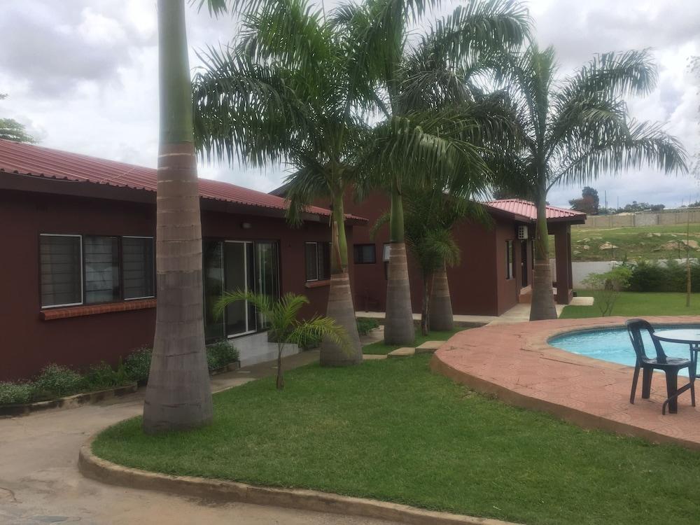 Kaliyangile Guest House - Property Grounds