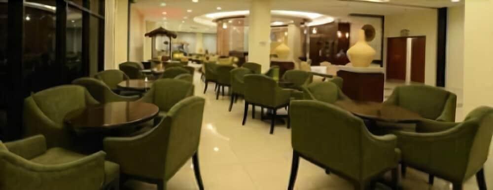 Puteri Bay Hotel Melaka - Lobby Sitting Area