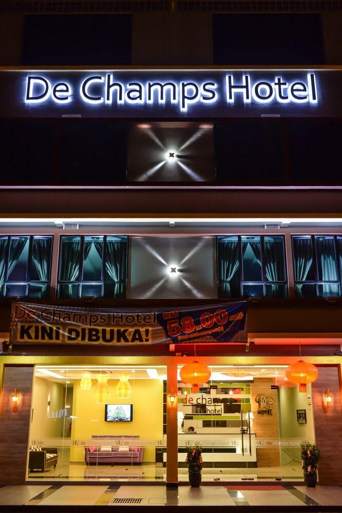 De Champs Hotel - Exterior detail