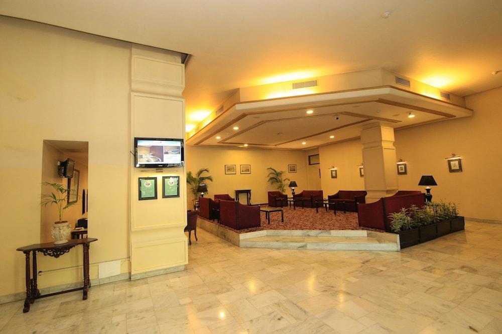 Dynasty Hotel - Lobby