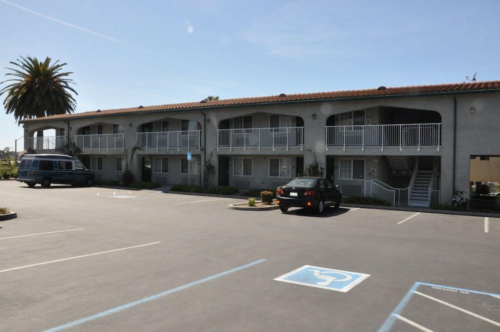 SureStay Hotel by Best Western Castro Valley - Property Grounds