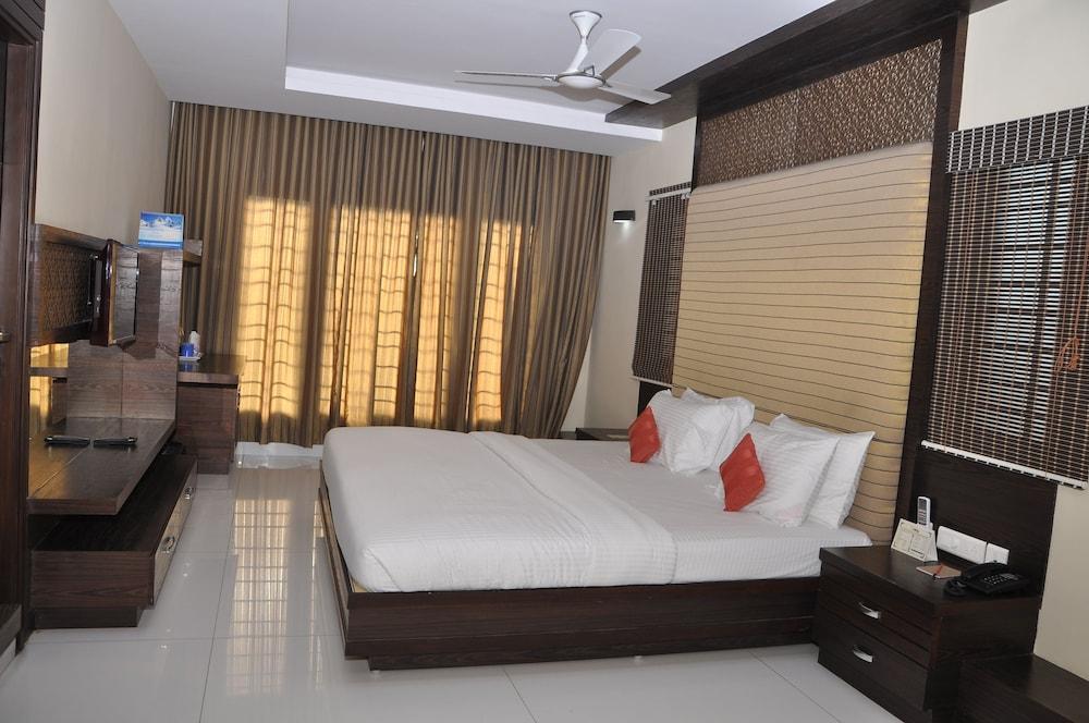 Hotel Harsha Residency - Room