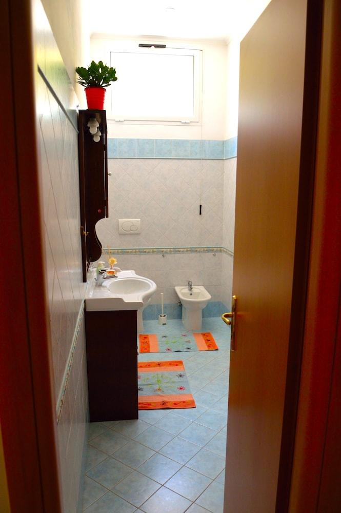 جويست هاوس أنانينا - Bathroom