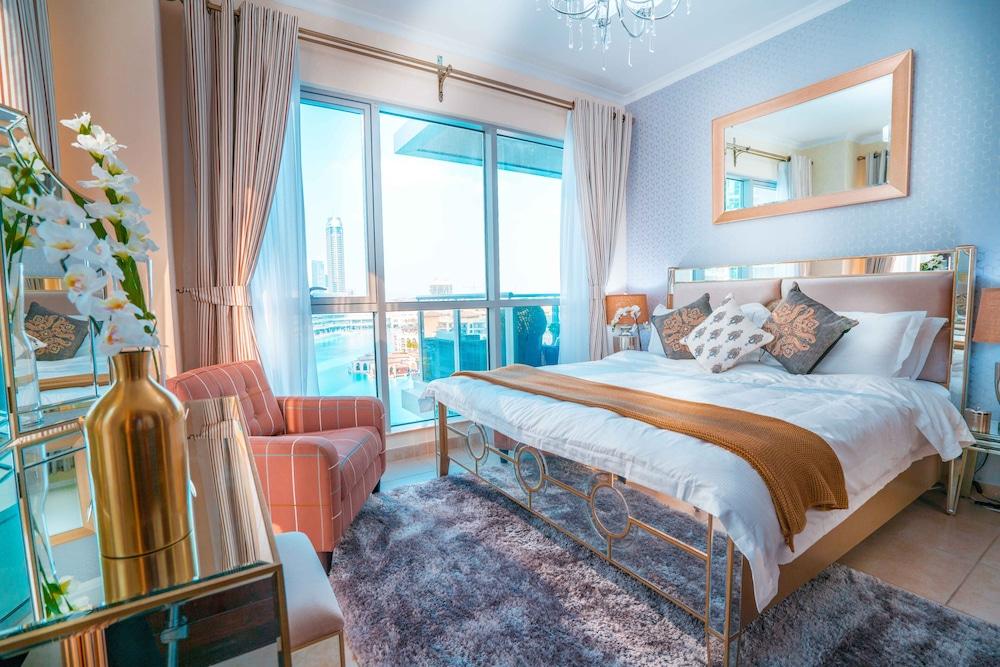 Elite Royal Apartment - Burj Khalifa & Fountain view - Gold - Room