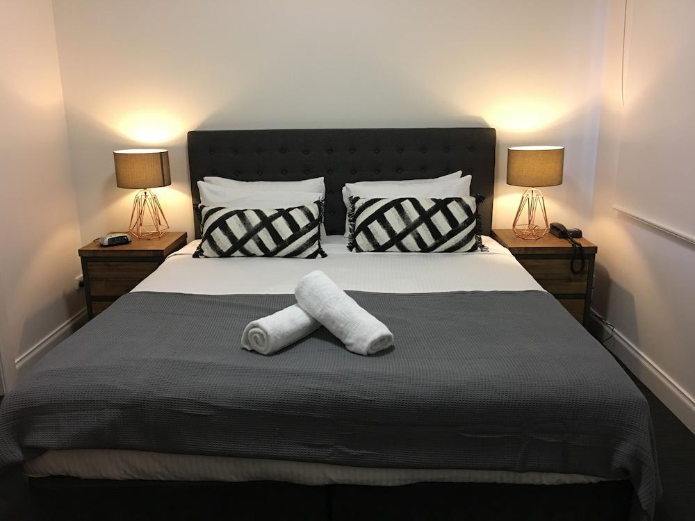 Kimberley Gardens Hotel & Serviced Apartments - Room