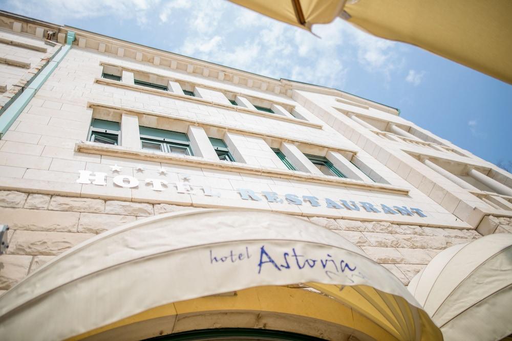 Hotel Astoria Tivat - Exterior detail