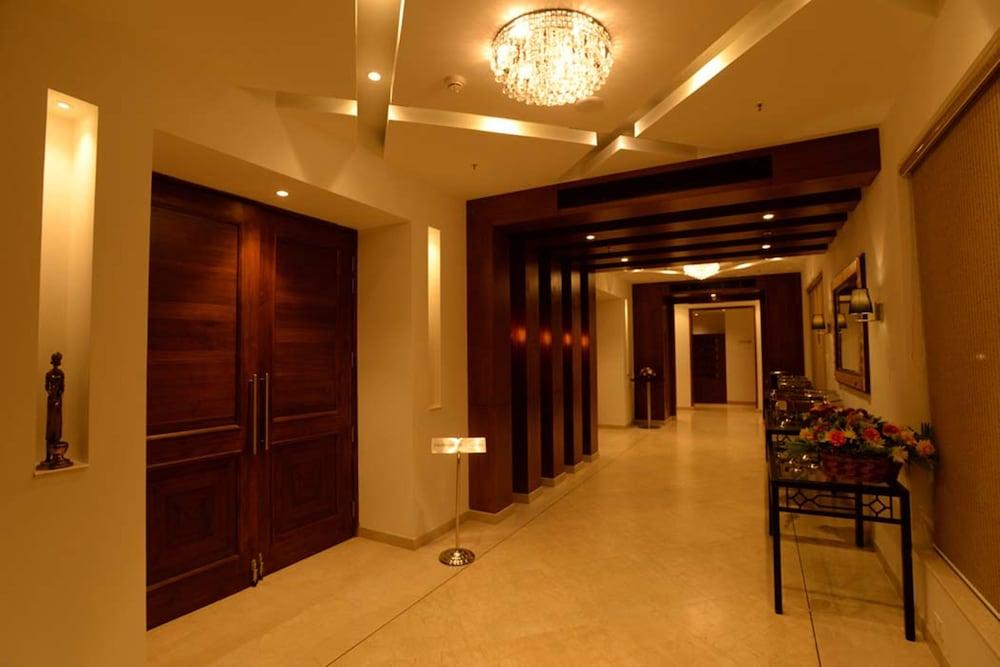 Lemon Tree Hotel Coimbatore - Interior Detail