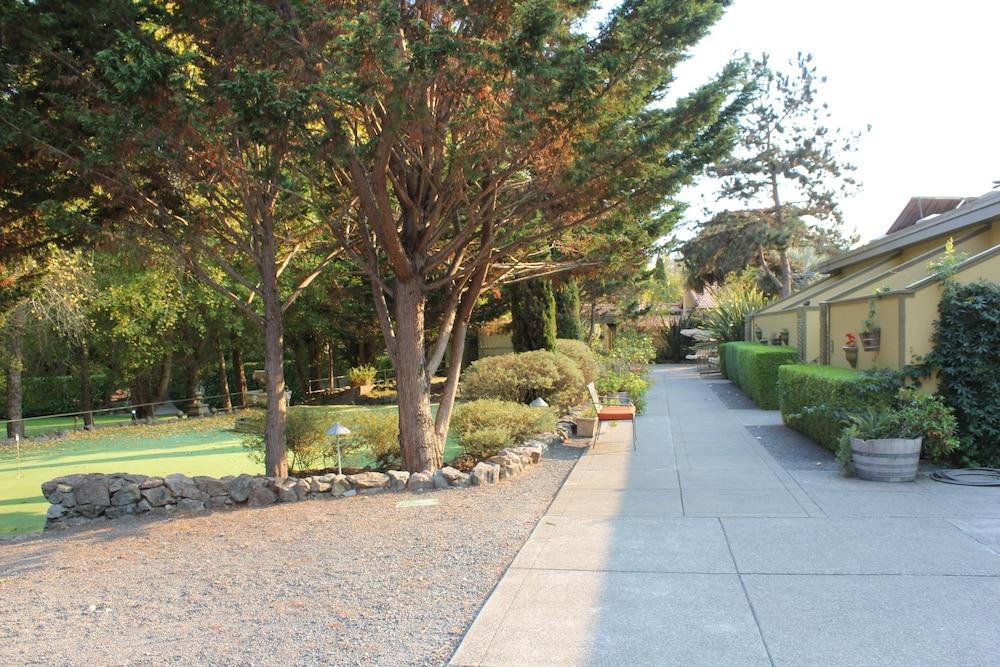 Sonoma Coast Villa - Property Grounds