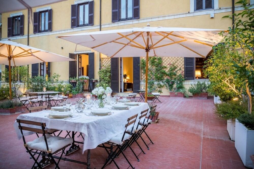 Palazzo Berardi - Outdoor Dining