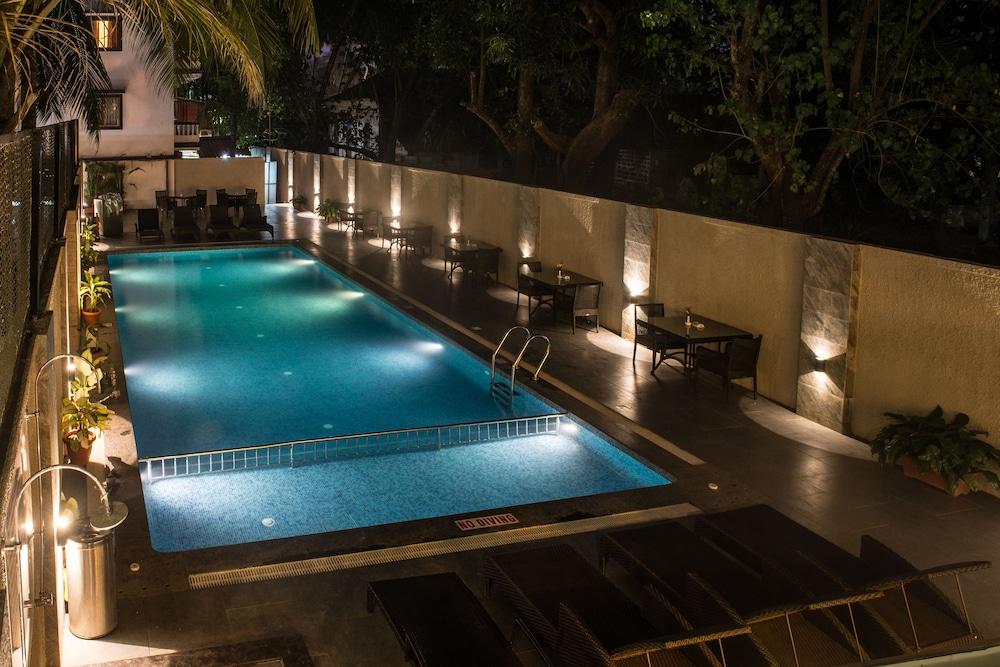 Calangute Tower- AM Hotel Kollection - Outdoor Pool