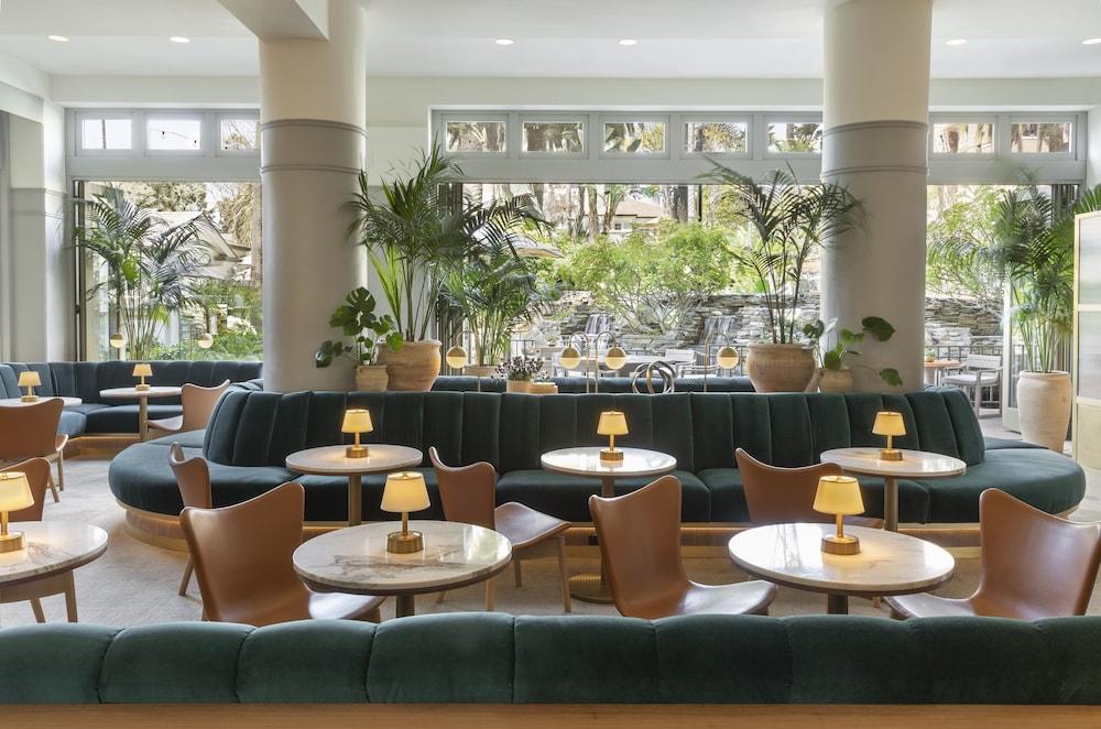 Fairmont Miramar Bungalows - Lobby Lounge