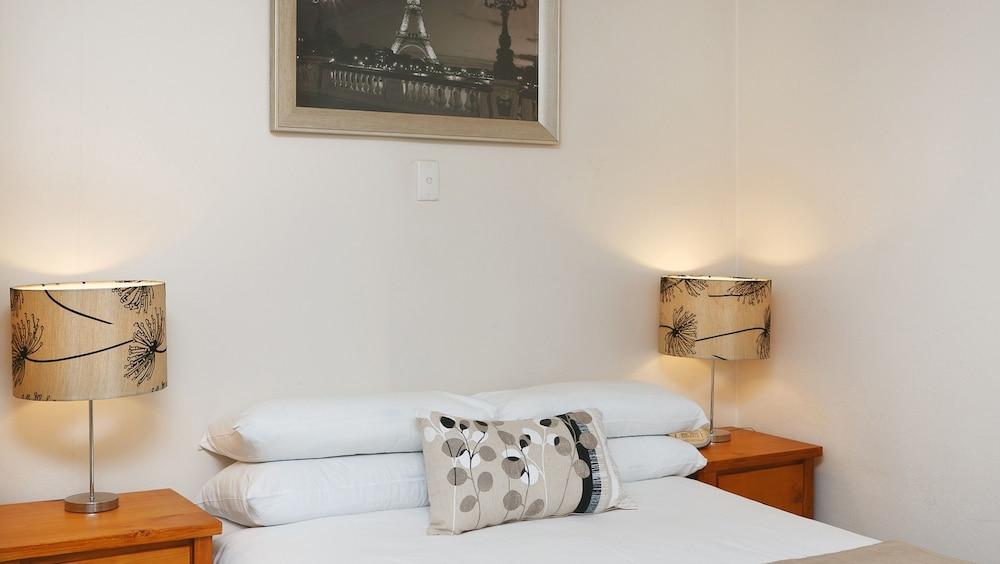 Canberra Furnished Accommodation - Room