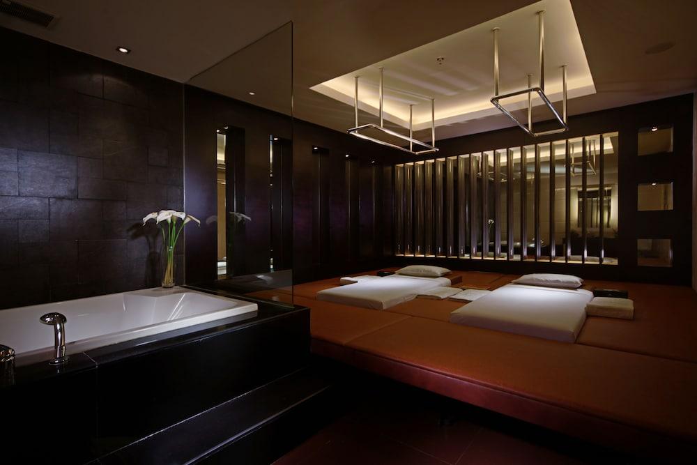 FM7 Resort Hotel Jakarta - Spa