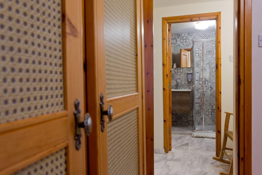ذا أولد أوليف ميل - Bathroom