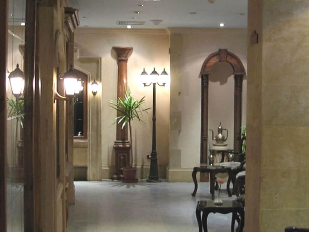 Philippe Luxor Hotel - Interior