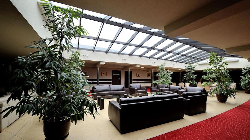 Hotel Diament Spodek Katowice - Lobby Sitting Area
