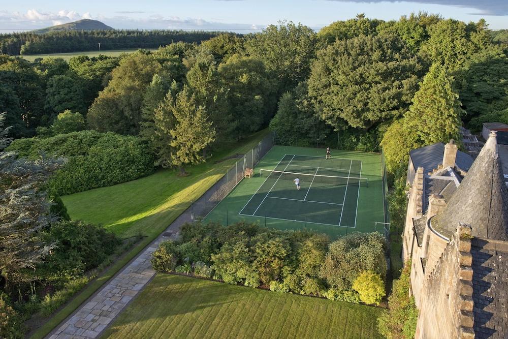 Glenapp Castle - Tennis Court