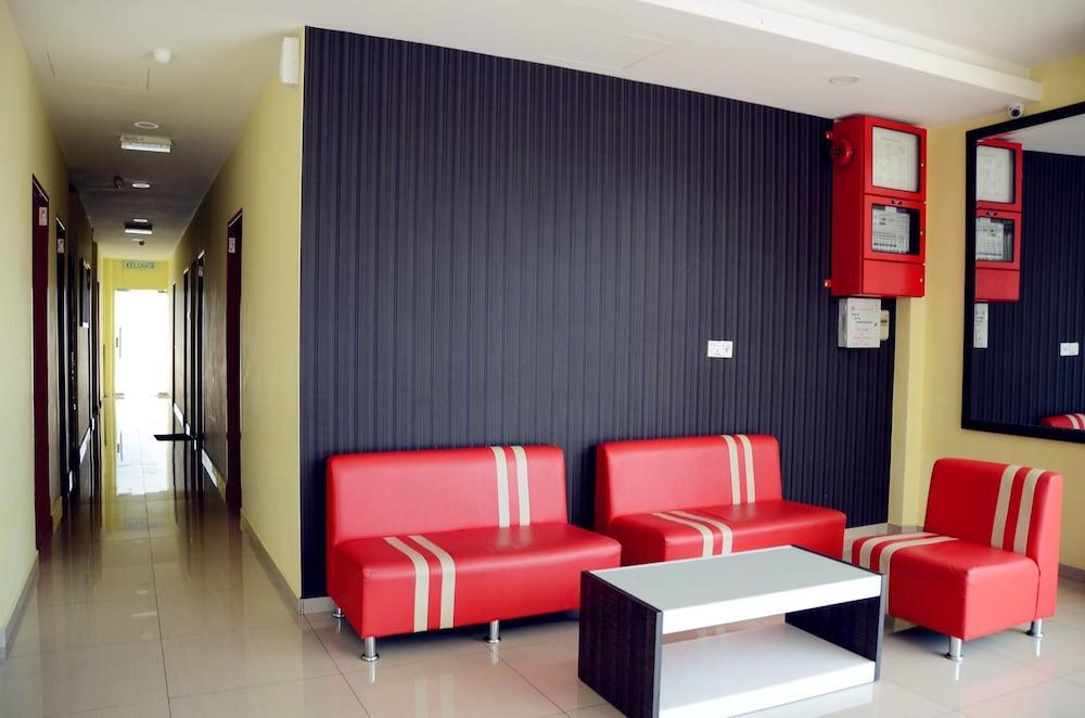 Hotel Sri Rembia - Lobby Sitting Area