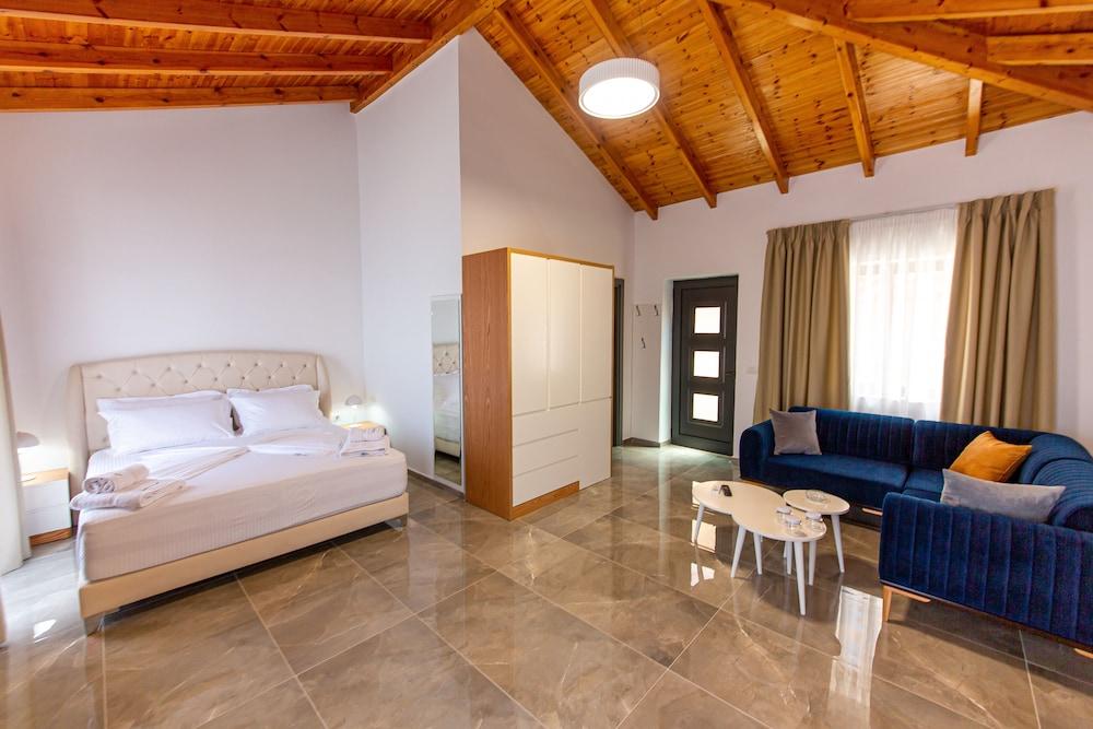 Santa Oliva Suites - Room