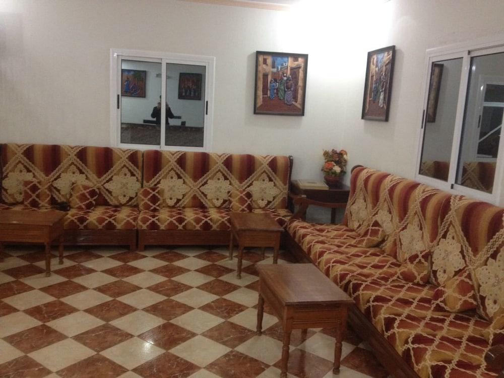Motel Paris Dakar - Lobby Sitting Area