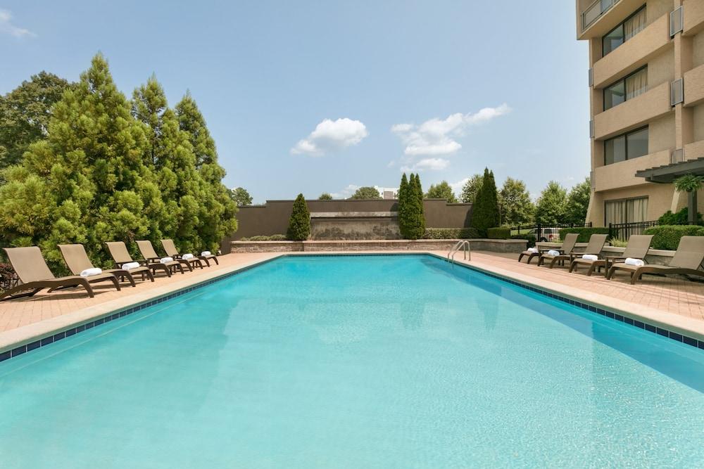 DoubleTree by Hilton Atlanta - Northlake - Outdoor Pool