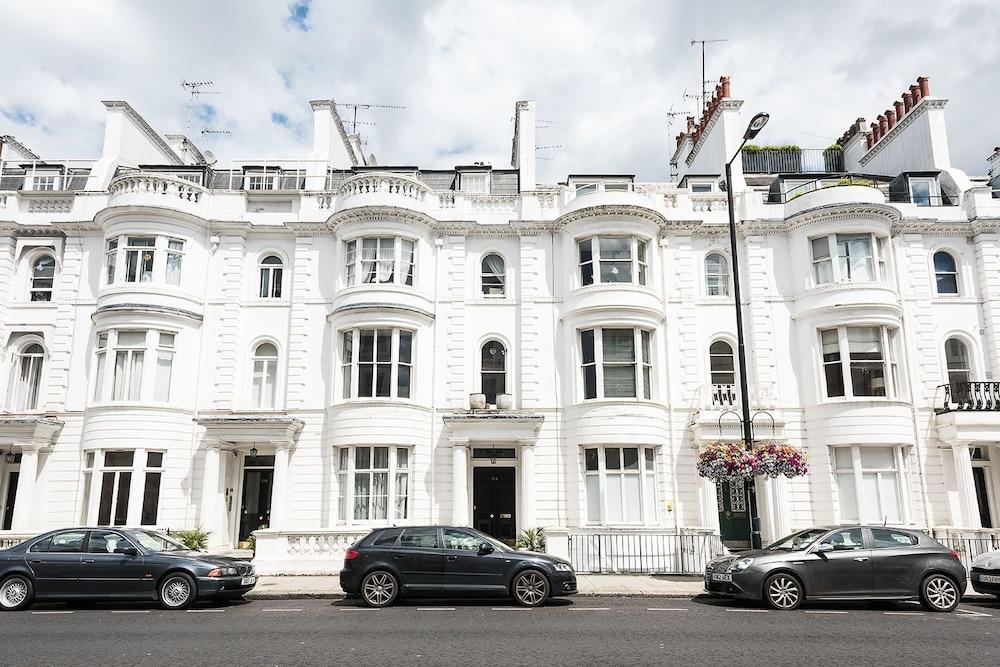 Traditional Exquisite 1BR near Hyde Park - Exterior