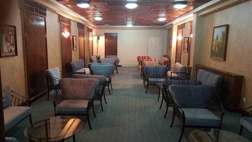 Al Markaz Al Seyahi For Hotel Apartment - Lobby Sitting Area