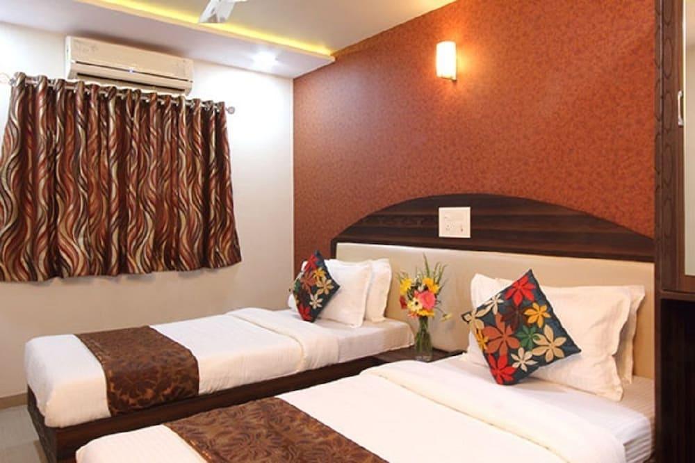 Hotel Railway Inn - Room